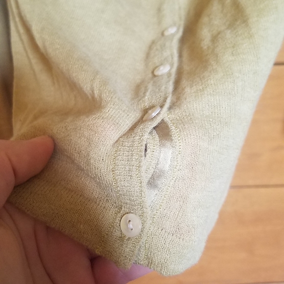 Banana Republic Cardigan - Picture 5 of 6
